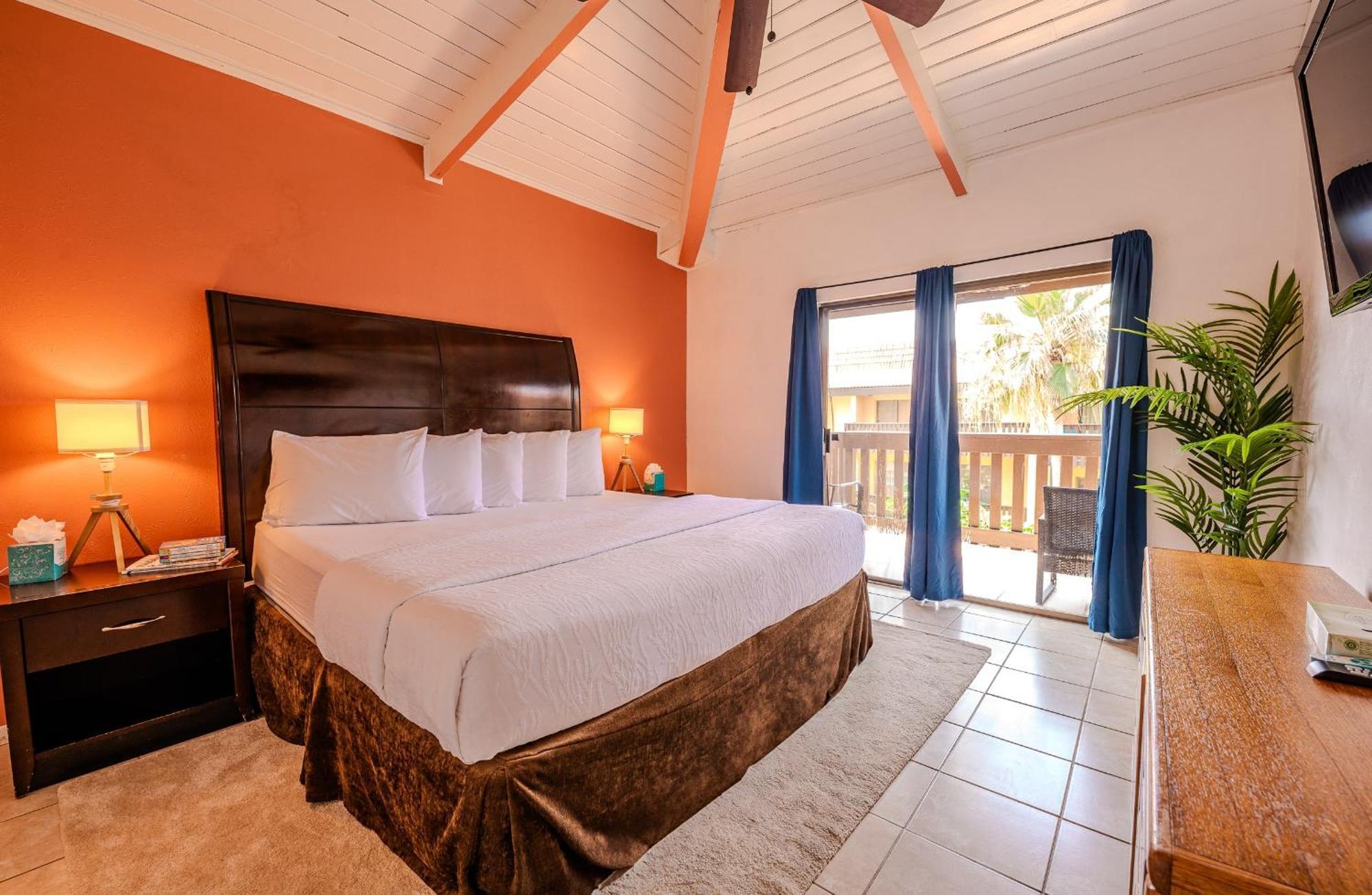Kingfishers Retreat Serene 1Br Escape With Balcony 207 South Padre Island Exterior photo